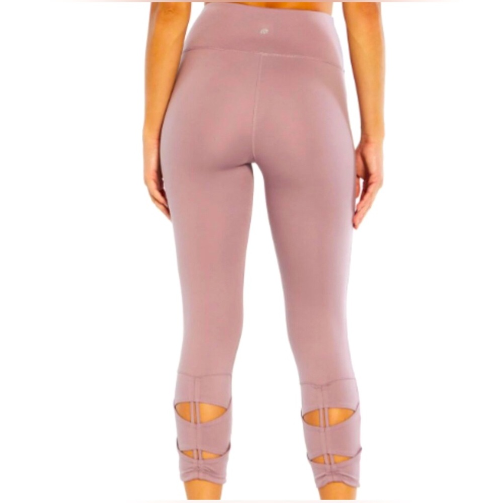 Marika Lavender Leggings Mid-calf 22” Capri Hi Rise Size Waist Size XS NWT